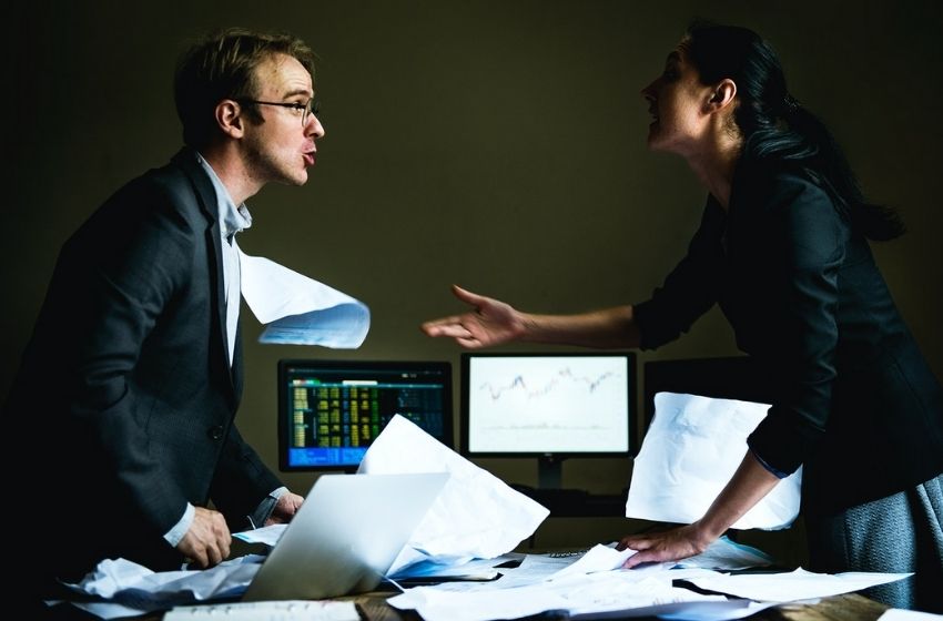 Rombo nas contas do condomínio.