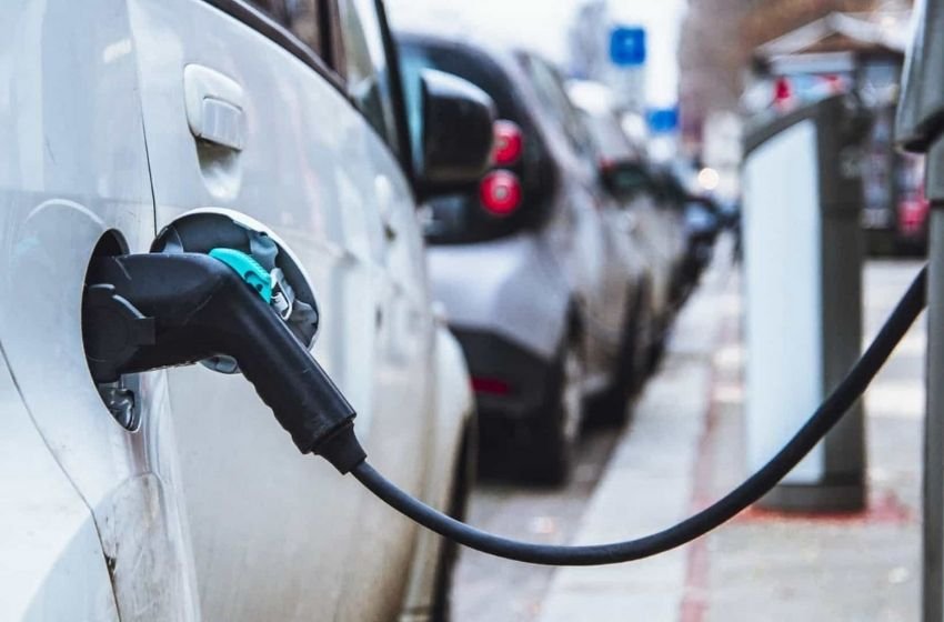 Conheça a tecnologia dos carros elétricos dentro dos condomínios.